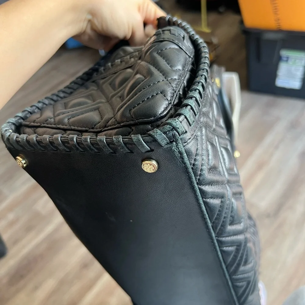 Tory Burch Black Quilted Bag - Picture 5 of 13